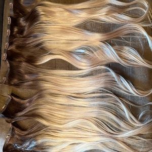 Barefoot Blonde Melt my heart 24” inch clip ins.